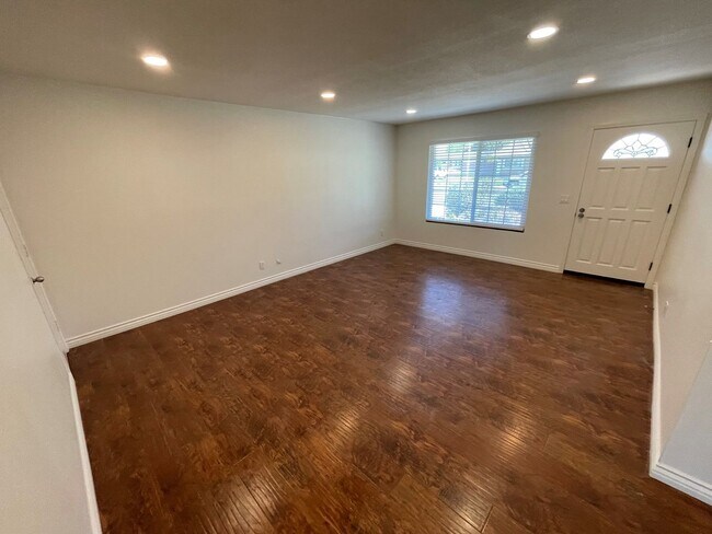 Building Photo - 745 Fine Street