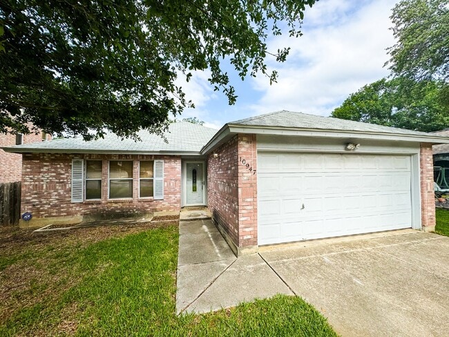Building Photo - "Charming 3 Bed, 2 Bath Home in San Antoni...