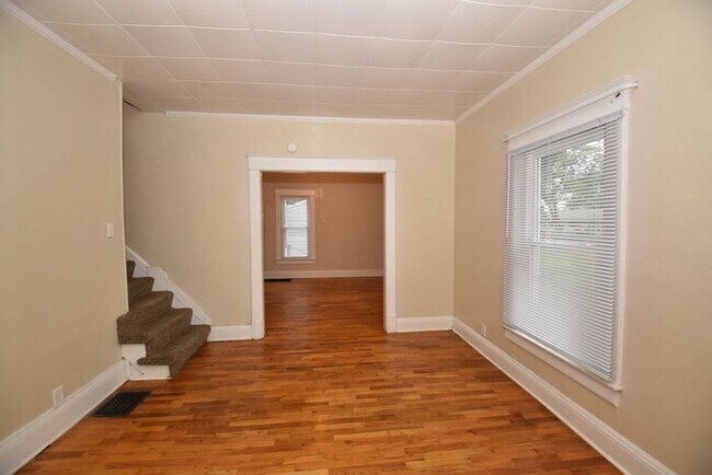 Foto del edificio - Mishawaka 1/2 story 3 bedroom single-family home with garage