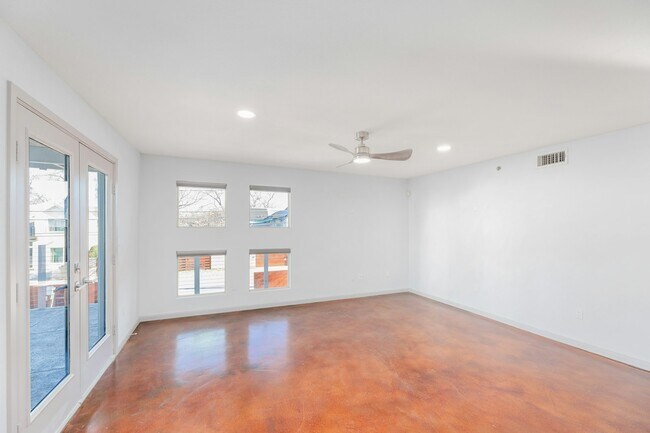 Building Photo - 41 Waller Street, Unit 210