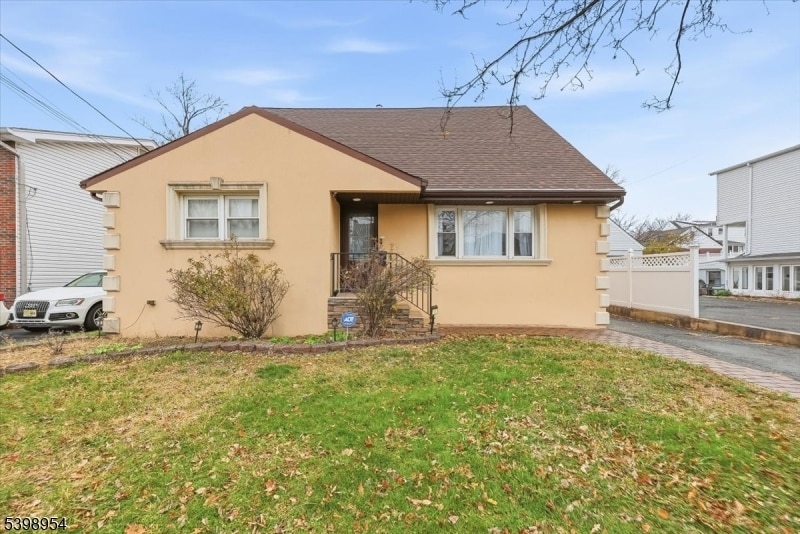 Primary Photo - 67 Norwood Ave