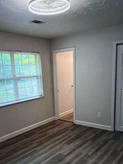 Building Photo - 3604 Hogan Dr NW
