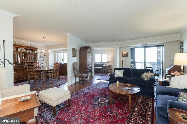 Foto del edificio - 5904 Mt Eagle Dr