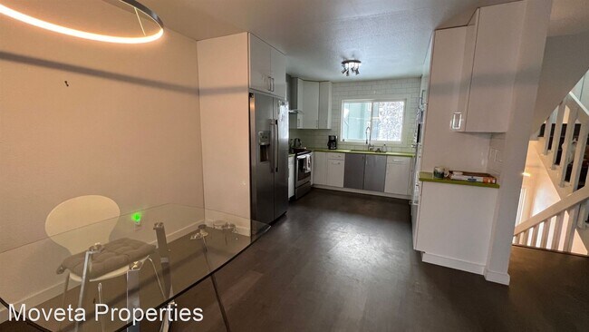 Foto del edificio - 2 br, 1.5 bath House - 6469 Village Parkway