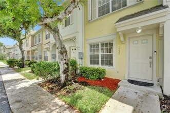 Building Photo - 16607 Hemingway Dr