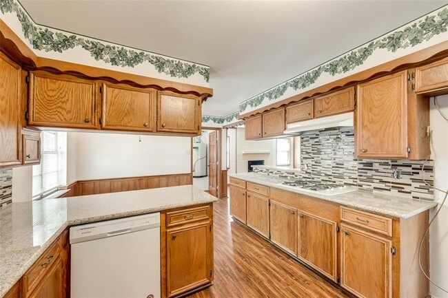 Building Photo - 6310 Ash Oak Dr