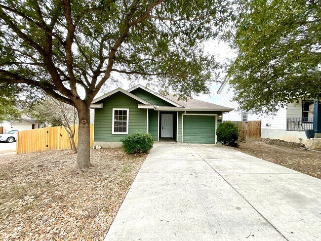 Foto del edificio - Charming 3-Bedroom Cul-de-Sac Home with Fenced Yard & Garage!