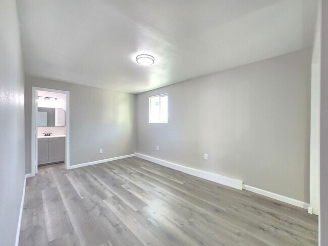 Foto del edificio - Modern 1-Bedroom 1-bathroom ADU guest hous...