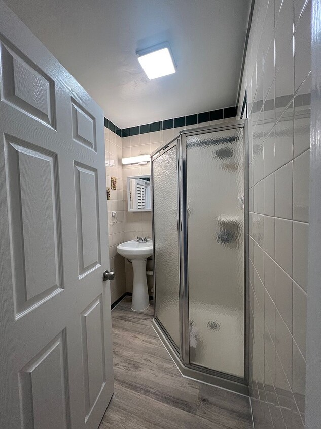 Foto del edificio - 3378 W 157th St