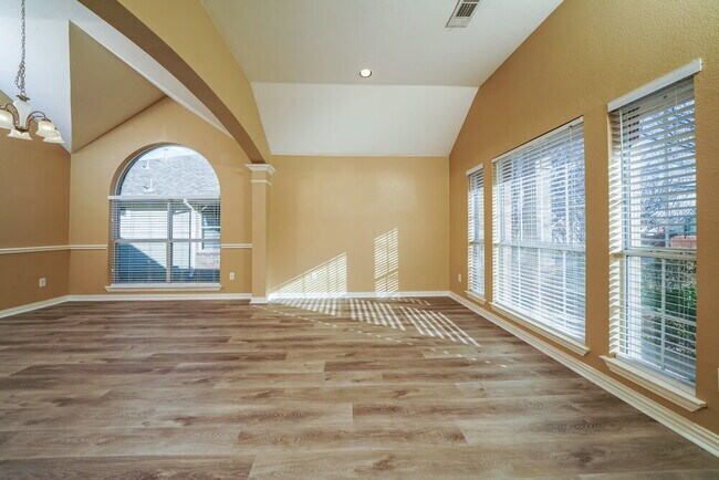 Foto del edificio - 5404 Centeridge Ln