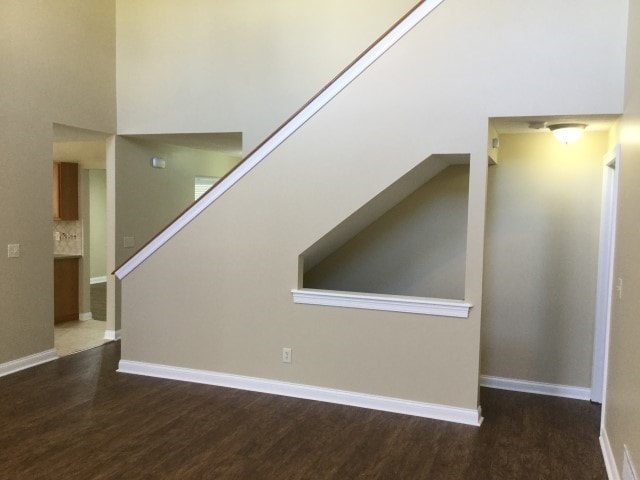 Building Photo - 1072 Oxford Dr N