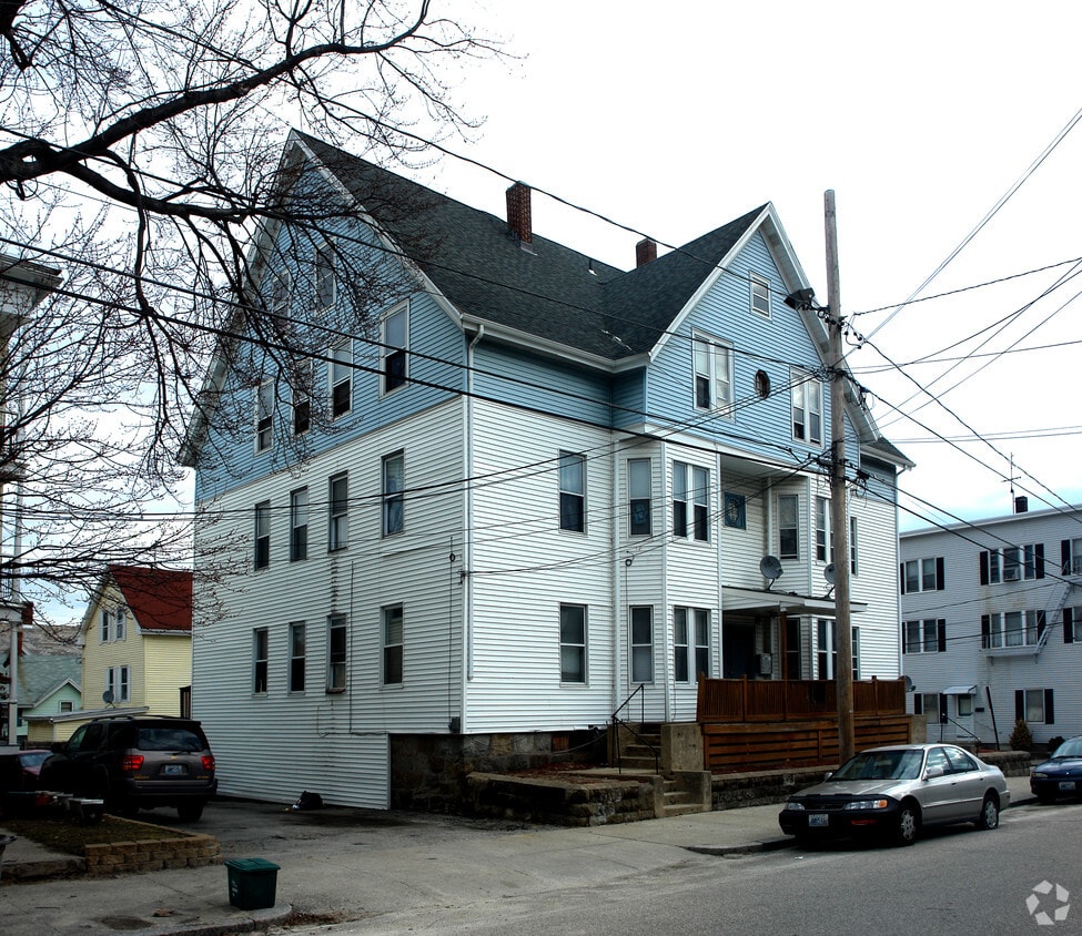 Building Photo - 324 Willow St