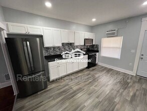 Building Photo - 2125 Cliftwood Ave