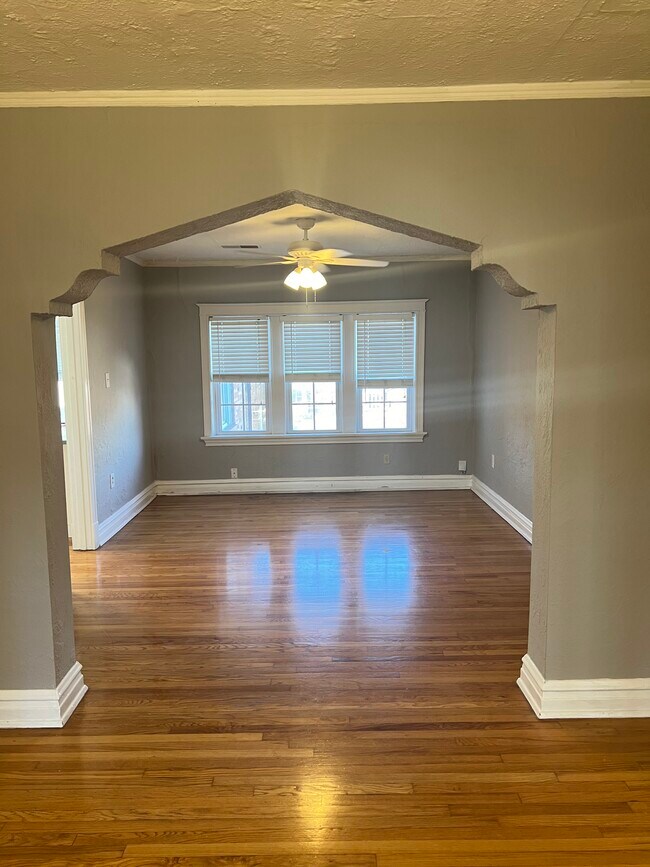 Building Photo - 7207 Amherst Ave