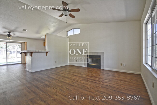 Building Photo - Private Oasis with Vaulted Ceilings, Acros...