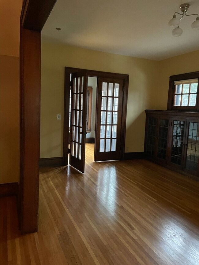 Building Photo - 486 Otis Ave