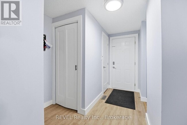 Building Photo - 50 Lakeshore Rd