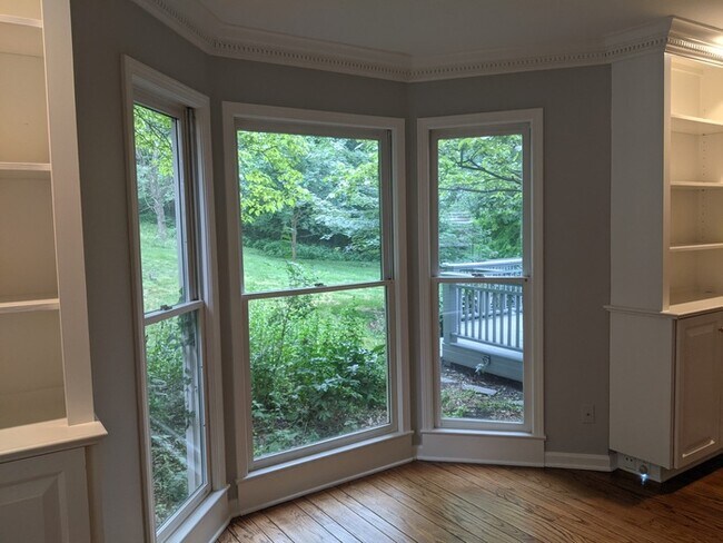 Building Photo - 3bed 3.5bath in Falls Creek
