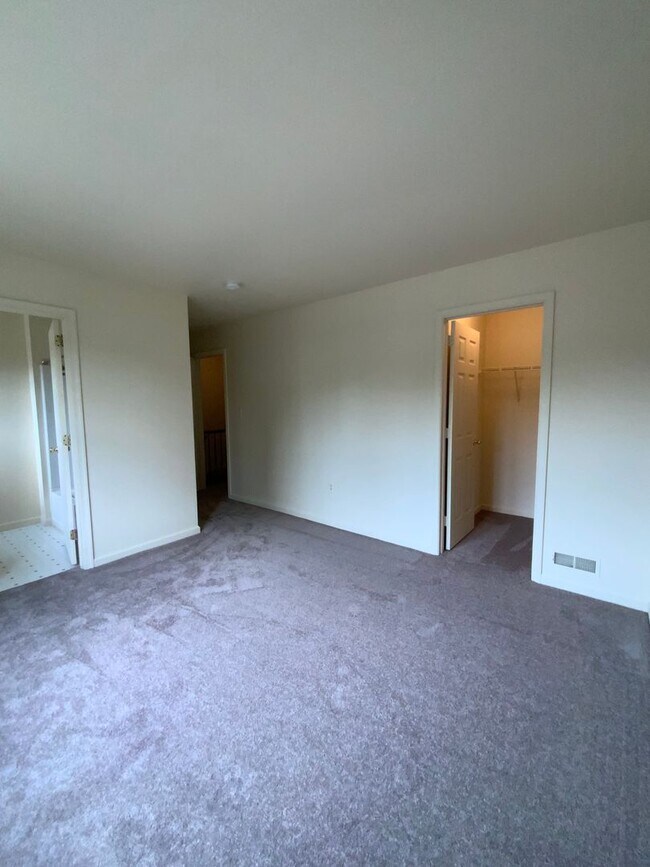 Foto del edificio - 204 Elmshire Dr