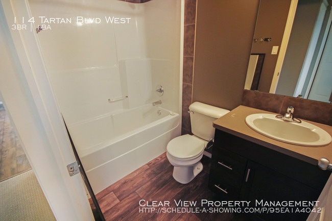 Building Photo - 3 Bedroom House For Rent
