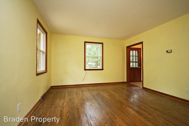 Building Photo - 1701 Solomon Rd