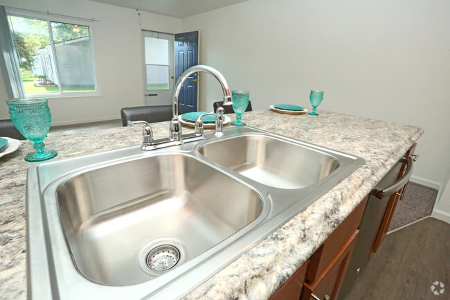 Renovated Kitchen - Eagle Ridge Villas