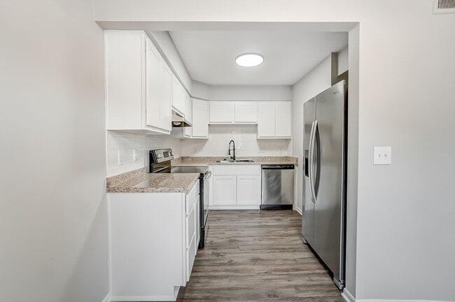 Building Photo - Northcrest Garden Apartments