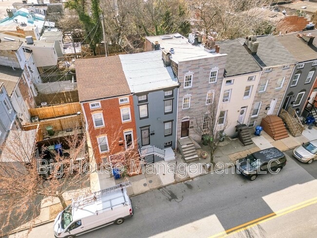Building Photo - 1105 W Lombard St