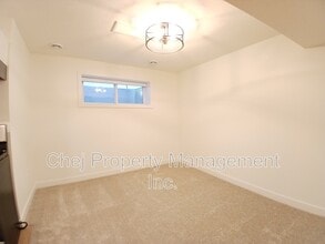 Building Photo - 6349 King Wynd SW