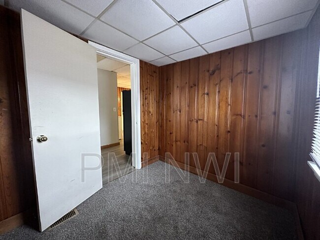 Building Photo - 158 N Union St
