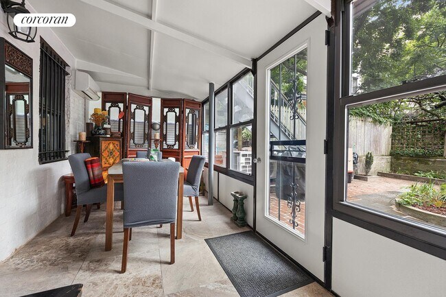 Foto del edificio - 688 Carroll St