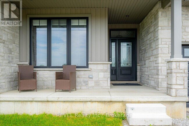 Photo du bâtiment - 371 Argyle Ave