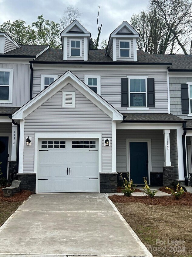 Foto principal - 11129 Pagebrook Ln