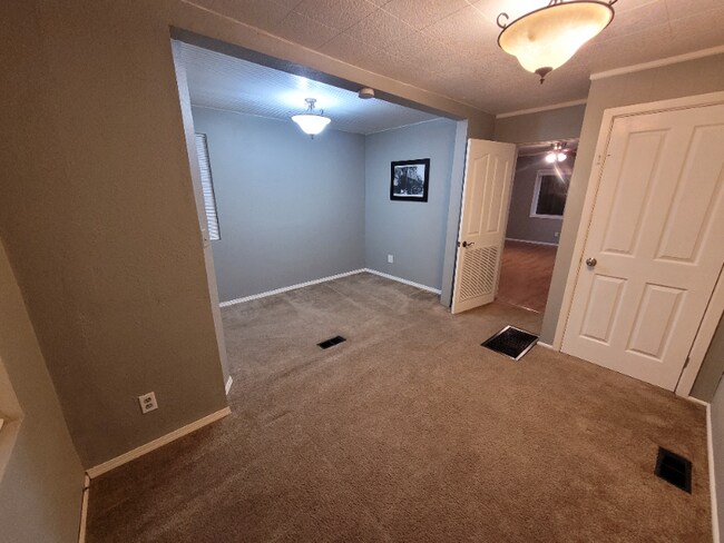 Building Photo - 1220 Billups St