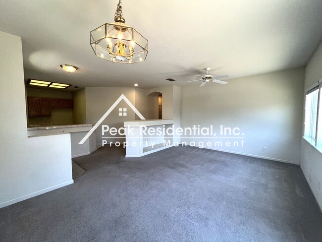 Building Photo - Wonderful 2bd/2ba Folsom Home-Gated Community!