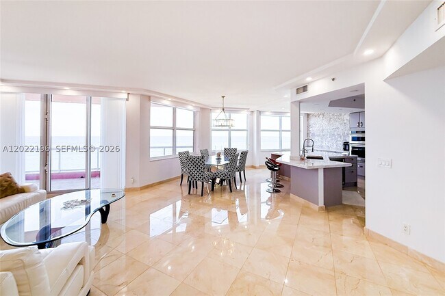 Foto del edificio - 2100 N Ocean Blvd