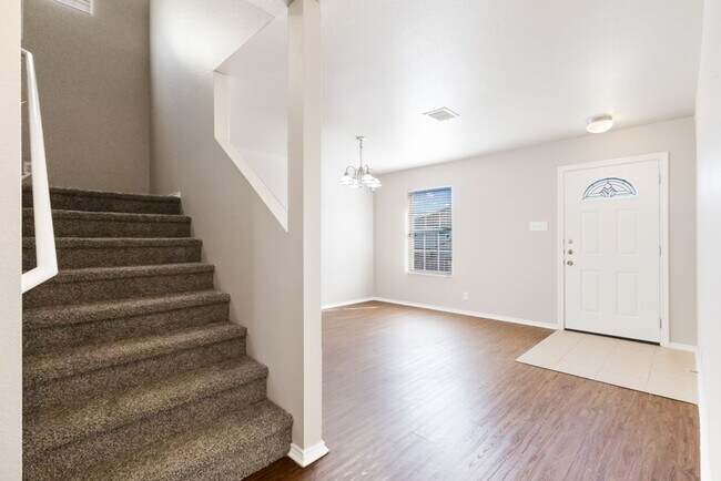 Foto del edificio - Well-Maintained 3-Bedroom Home – Ideal for Students & Professionals!