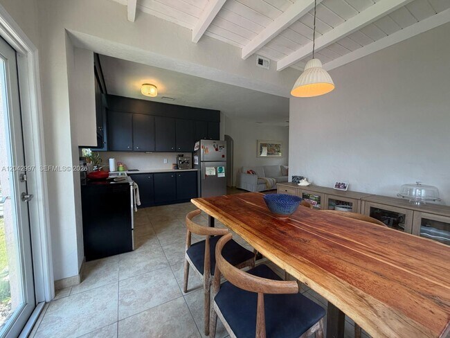 Foto del edificio - 5769 SW 5th Terrace
