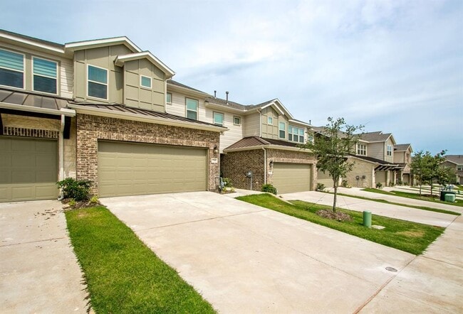 Building Photo - 17713 Coralberry Dr