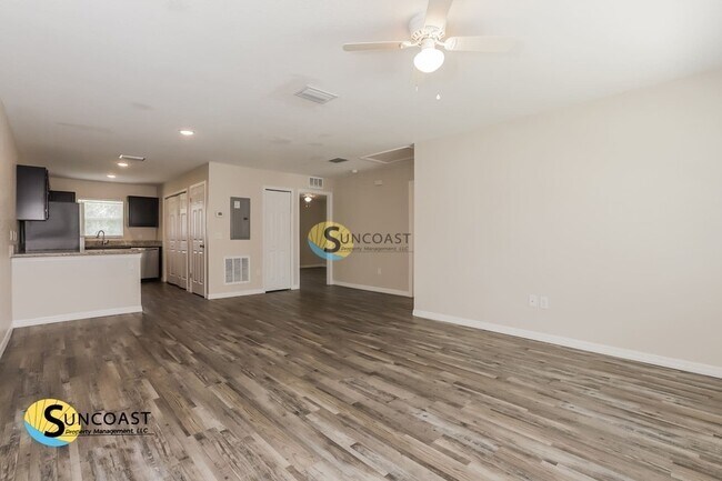 Building Photo - 9341 N Mendoza Way