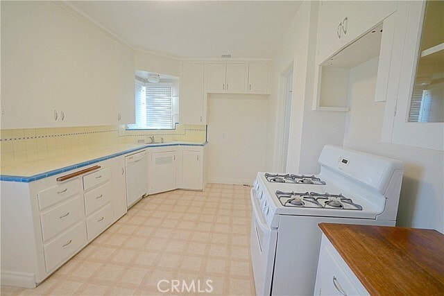 Building Photo - 4285 Oakwood Pl