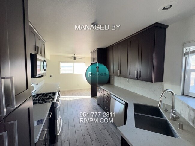 Foto del edificio - Great commuter location!