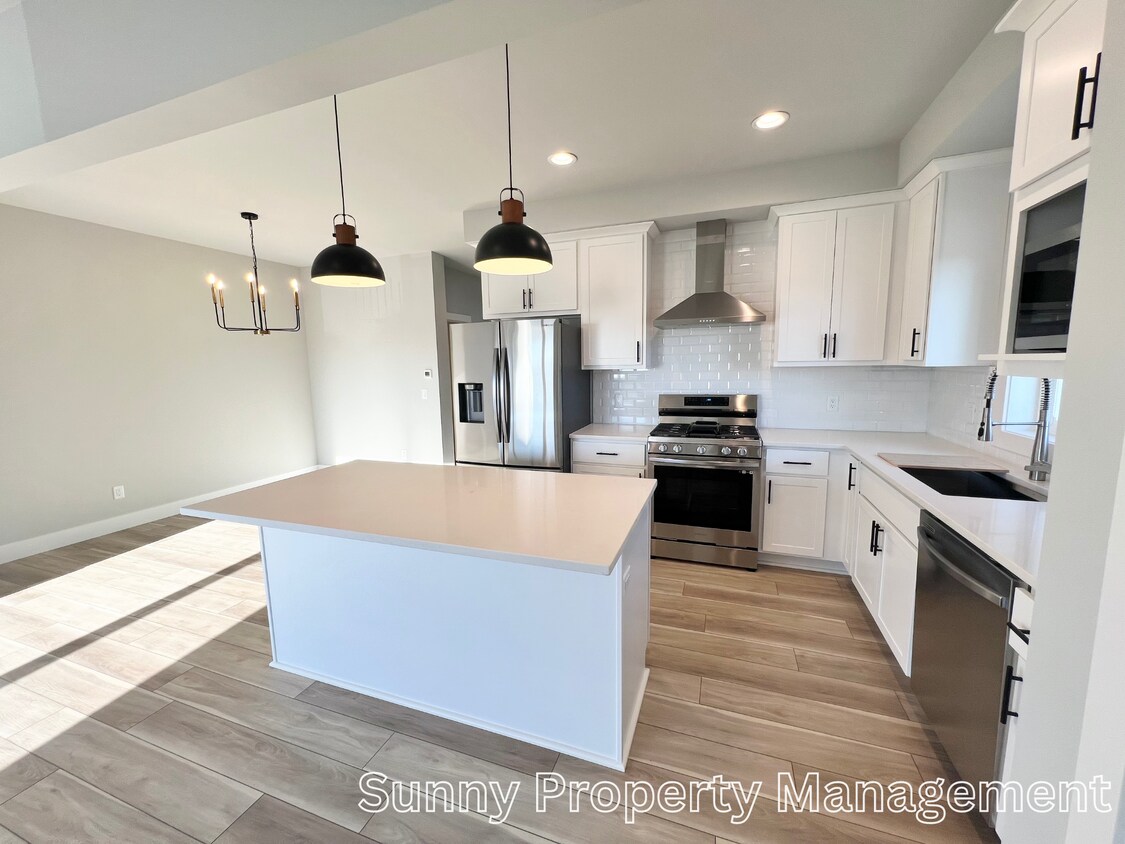 Foto principal - 4836 Romaine Rd