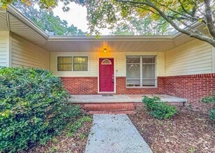 Building Photo - 2605 Lotus Dr