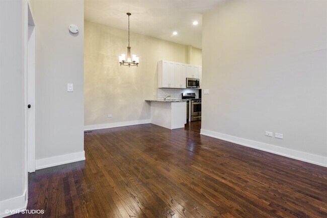 Foto del edificio - 1614 W Leland Ave