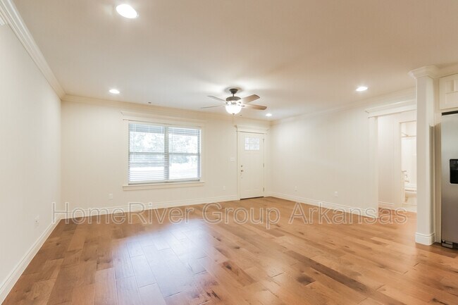 Building Photo - 7 Kinross Dr
