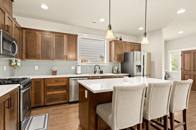 Foto del edificio - GORGEOUS SHERWOOD 3 BED/2.5 BATH+ OFFICE O...