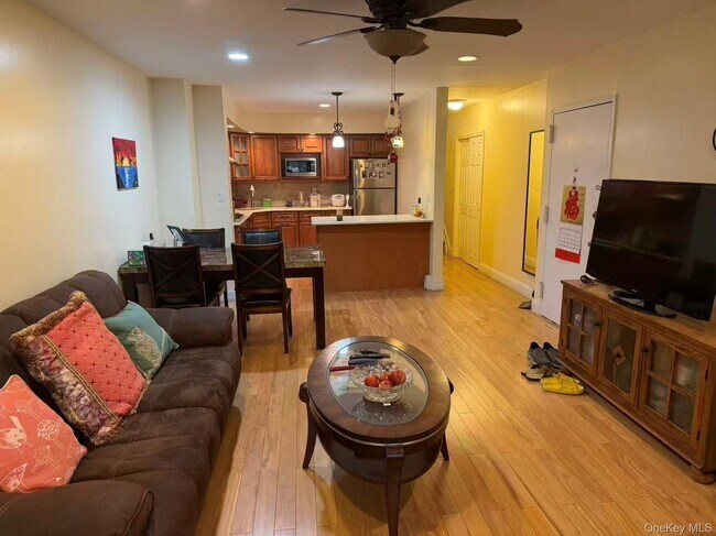Foto del edificio - 71-40 163rd St