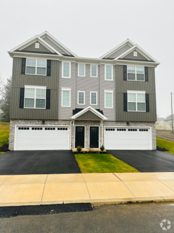 Apartments with Garages in Landisburg, PA 1 Rentals