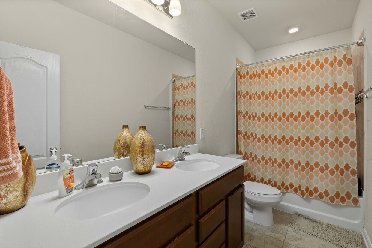 Foto principal - 9814 Mls Orch Dr